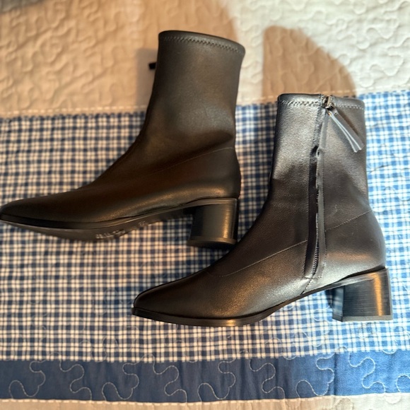 Quince Italian Leather Stretch Sock Bootie - Picture 7 of 8